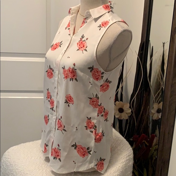 H&M Floral Button Down Sleeveless Shirt - Picture 3 of 5